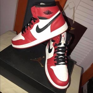 Retro Jordan 1 “Chicago”
